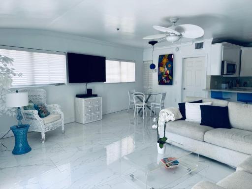 Sunrise Penthouse ocean view terrace beach few steps away SOBE - Housity