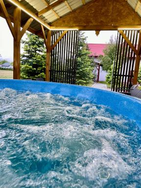 Kwatera - Pod Wiatrakiem, JACUZZI ZEWNĘTRZNE - Housity