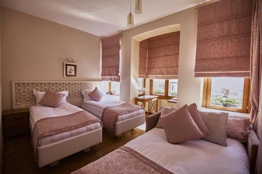 Arart Hotel - Housity