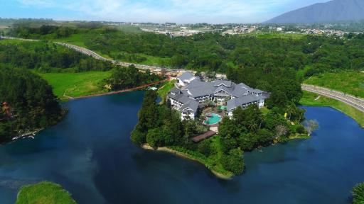 Lido Lake Resort by MNC Hotel - Housity