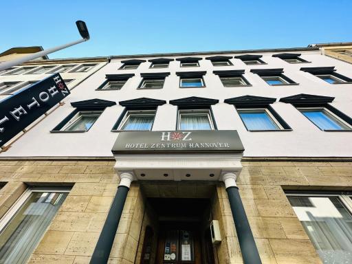 Hotel Zentrum - Housity