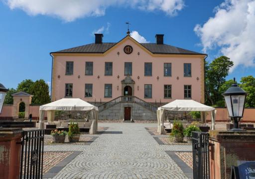 Travel Proud Hesselby Slott - Housity