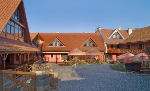 Bezměrovský dvůr Kroměříž - Housity