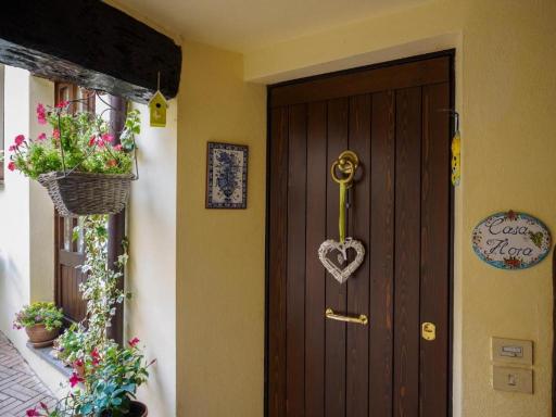 Casa Flora - Housity