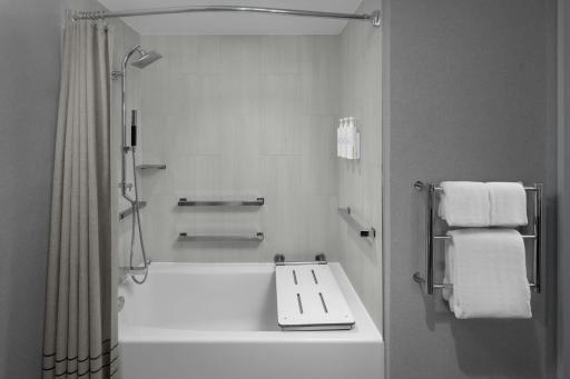 Crystal City Marriott at Reagan National Airport - Housity