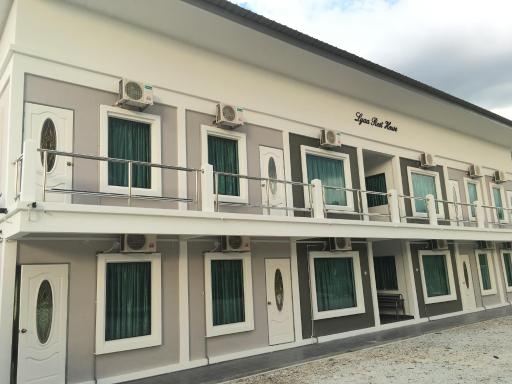 Lyaa Resthouse - Housity