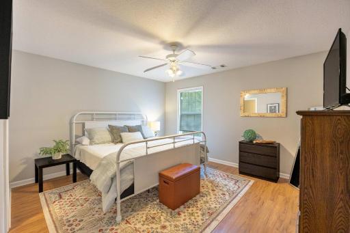 Charming Gray Home- 5 mins from GSU! - Housity