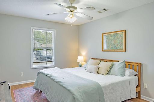 Charming Gray Home- 5 mins from GSU! - Housity