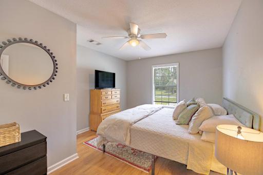 Charming Gray Home- 5 mins from GSU! - Housity