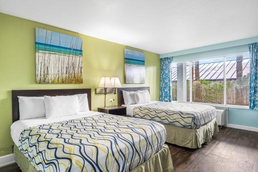 Boardwalk Beach Hotel - Housity