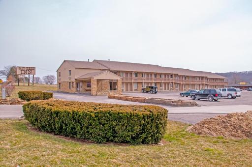 Salt Creek Inn - Housity