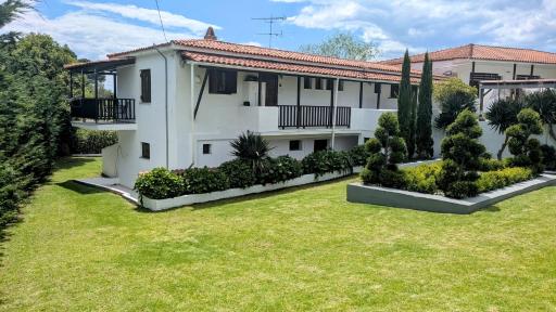 Villa Karina - Housity