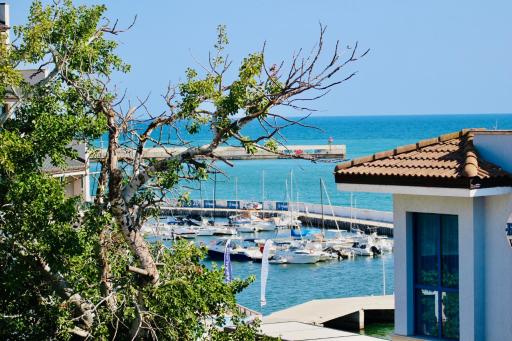 Апартамент “Централ” / Central - Housity