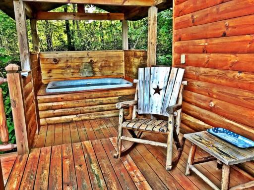 Secluded Cabin Near Smoky Mountains. Hot Tub! Honeymoon! - Housity