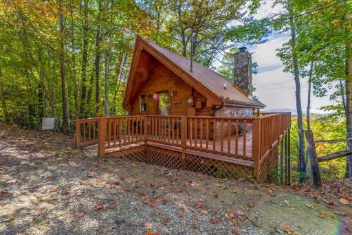 Cute Studio Cabin! Views! Private. Hot Tub. Relax! - Housity