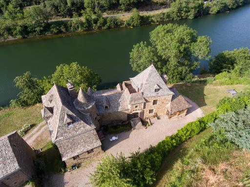 Château de Salamon - plage privée - Housity