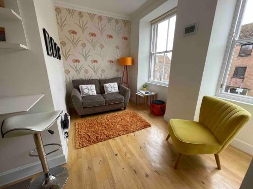 Me and You Sleeps 2 - Central Apartment in Berwick Northumberland - Housity