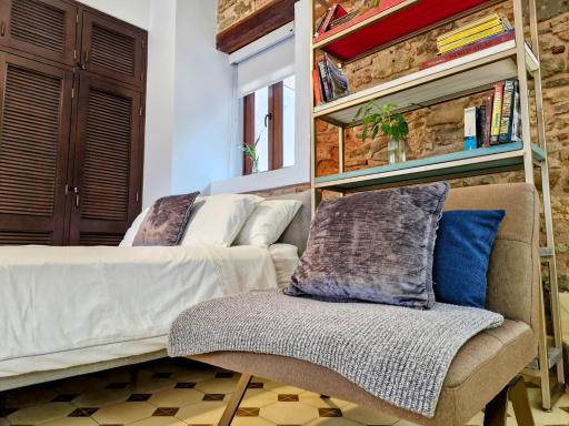Small loft at Casa Neuman, Casco Antiguo - Hizvo