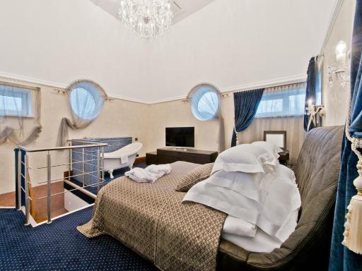 Aqua Center Apartments - Housity