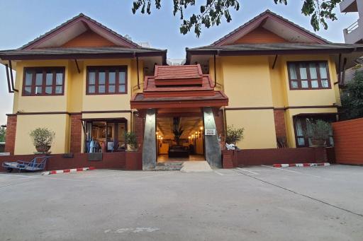 Yellow Tique Hotel - Hizvo