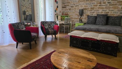 D'Ici et D'Ailleurs - Housity