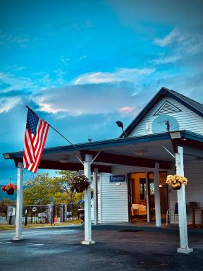 Travelodge by Wyndham Lake George NY - Housity