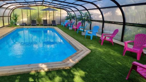 Les Chalets de SAUMUR, Piscine & Parc boisé, 100m du CadreNoir - Housity