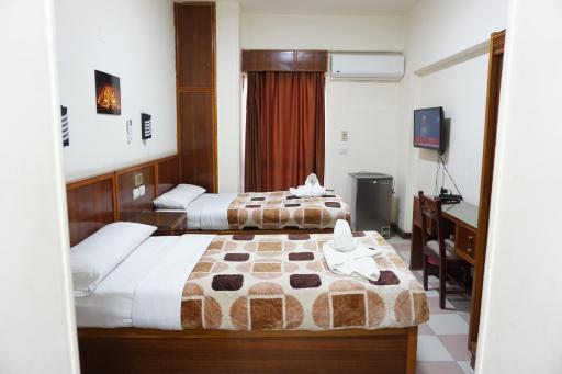 Merry Land Hotel & Roof Top Nile Restaurant Luxor - Housity