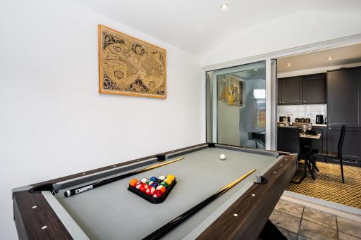 Droylsden Eden - Next to Tram - Free Parking Near Coop- Live & Etihad Stadium - Housity