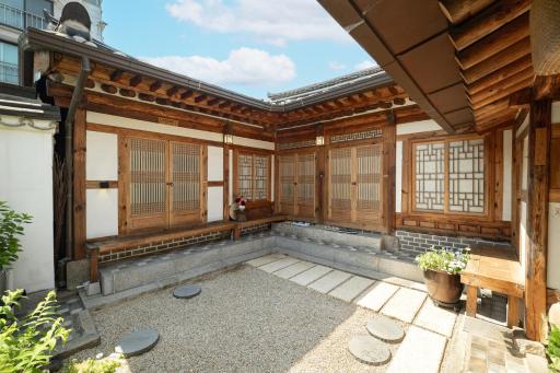 Private Traditional Hanok in Seoul Entire House , JNPSTAY - Housity