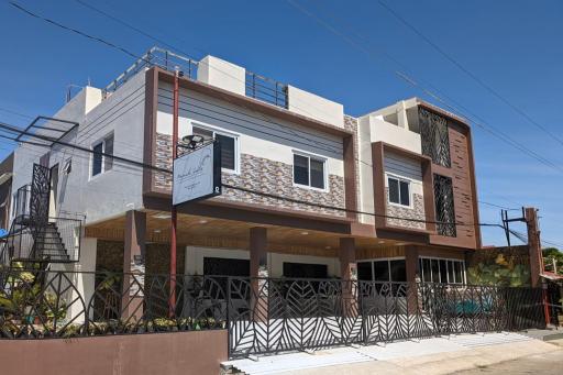 Manuela's Suites - Hizvo