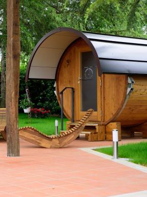 Rifugio DiVino Dormire in una Botte Glamping nella Tenuta Vitivinicola - Housity