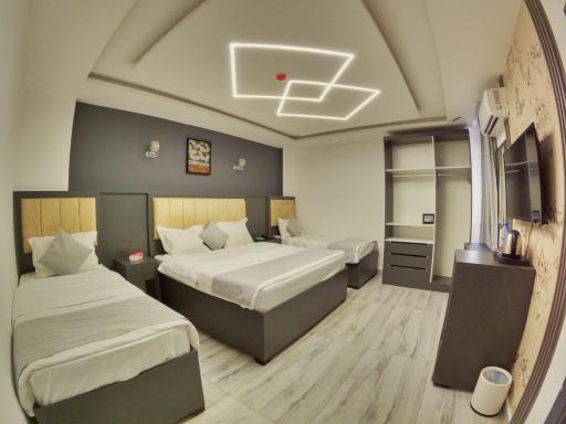 Holiday Season Hotel - Housity