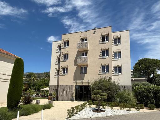 Best Western PLUS Elixir Grasse - Housity