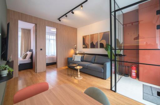 The Minted Wood - Stylish 2-Bedroom Apartment with Parking - Housity