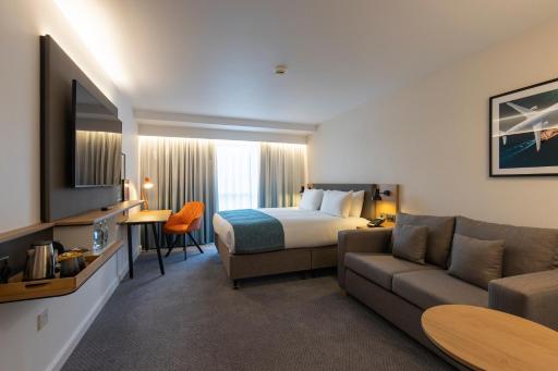 Holiday Inn Bristol Airport, an IHG Hotel - Housity