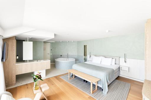 Beachfront Hotel Bommeljé - Housity