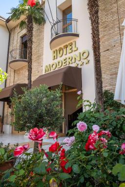 Hotel Moderno - Housity