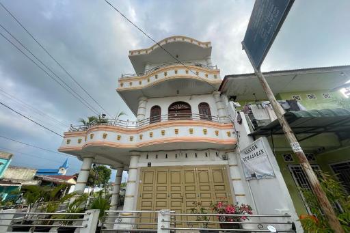 RedDoorz at Agave Hotel Pematangsiantar - Housity