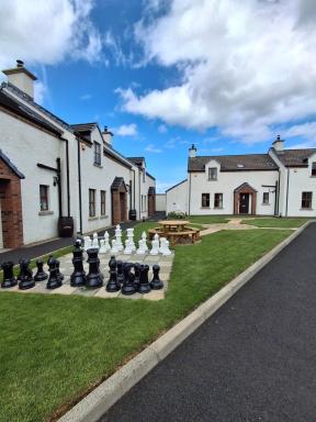 Ulster Cottages 4 miles From Portrush Bushmills Coleraine and Ballymoney - Housity