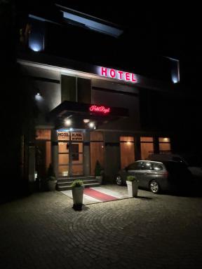 Royal Hotel - Housity