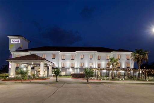 Spark By Hilton Houston Hobby Airport - Housity