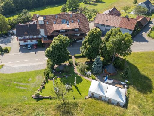 Hotel Restaurant Vinothek LAMM - Housity