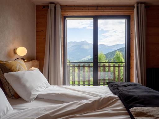 Domaine Les 4 Vents, élégant gîte privé 4 suites vue montagne pour 2 à 8 personnes au cœur de 12 hectares de nature - Housity