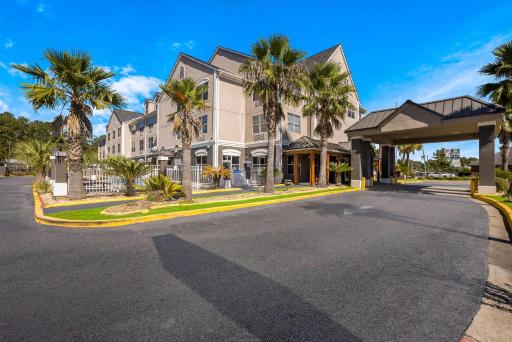 Country Inn & Suites by Radisson, Hinesville, GA - Housity