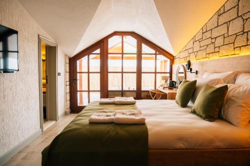 ACC Olives Luxury Boutique Hotel - Housity