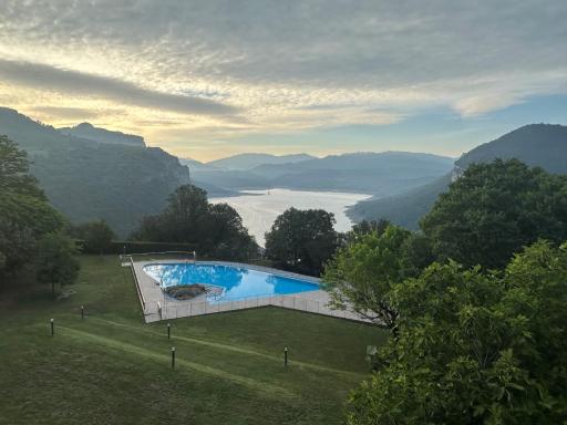 Parador de Vic-Sau - Housity