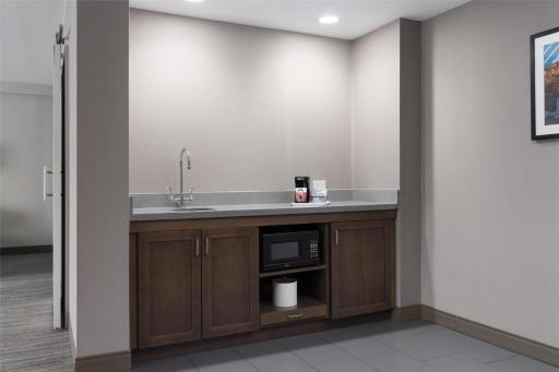 Hampton Inn & Suites Yonkers - Westchester - Housity