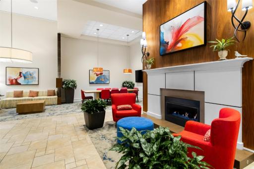 Hilton Garden Inn Chicago Downtown Riverwalk - Housity