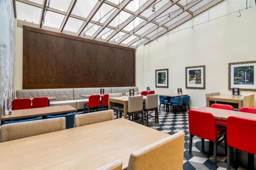 Hilton Garden Inn Chicago Downtown Riverwalk - Housity